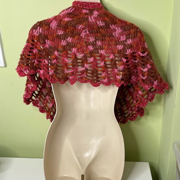 Knitted wrap poncho - Picture 3 of 3